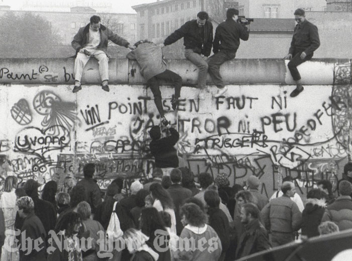 A Brief History of Some Walls: The Berlin Wall | Yelhispressing